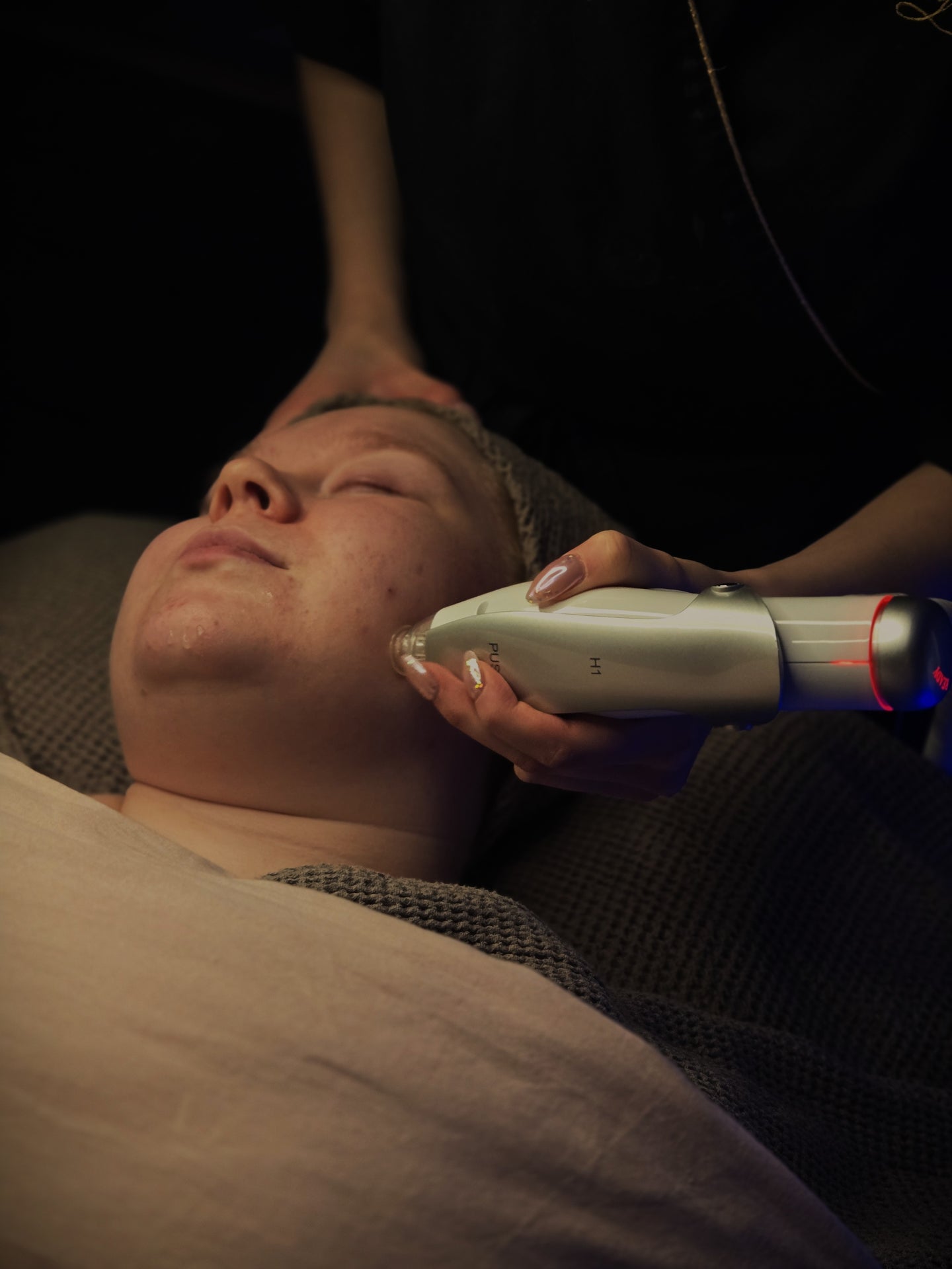 Caretech Hydrogen kasvohoito naamiolla