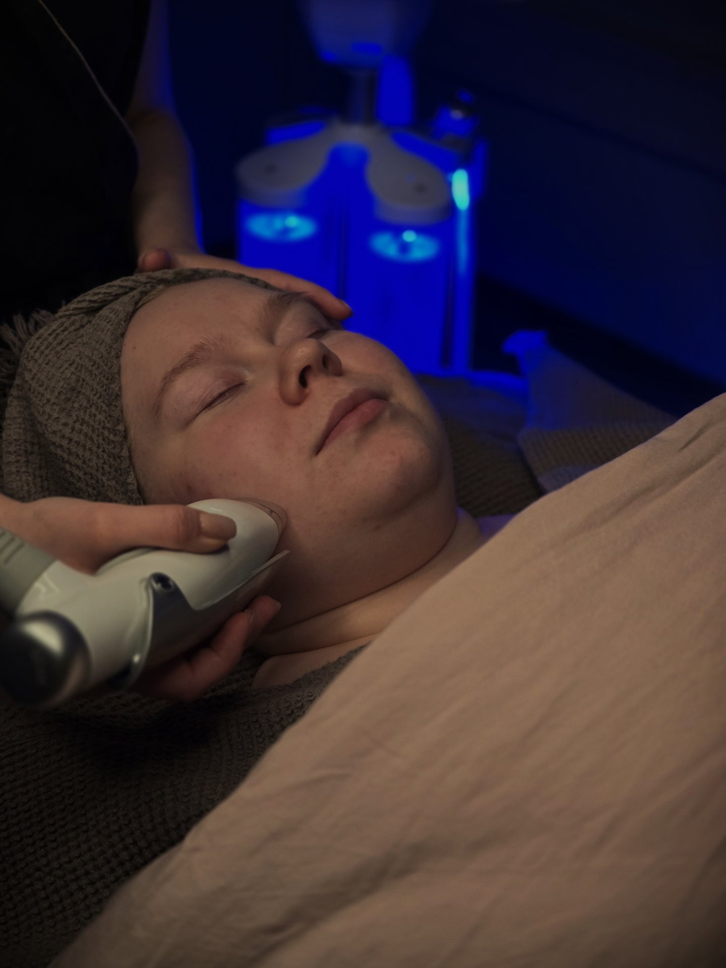 Caretech Hydrogen kasvohoito naamiolla