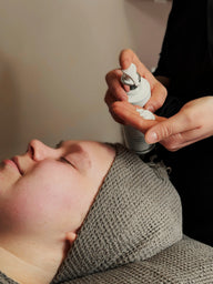 BTB13 Energizing De-Stress Vitamin Treatment -Rentouttava hoitoelämys kasvoille ja vartalolle