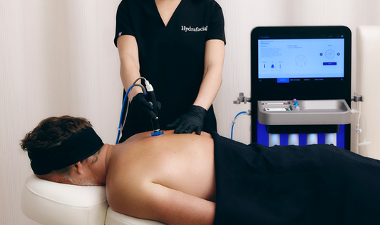 HydraFacial™ Signature selkä